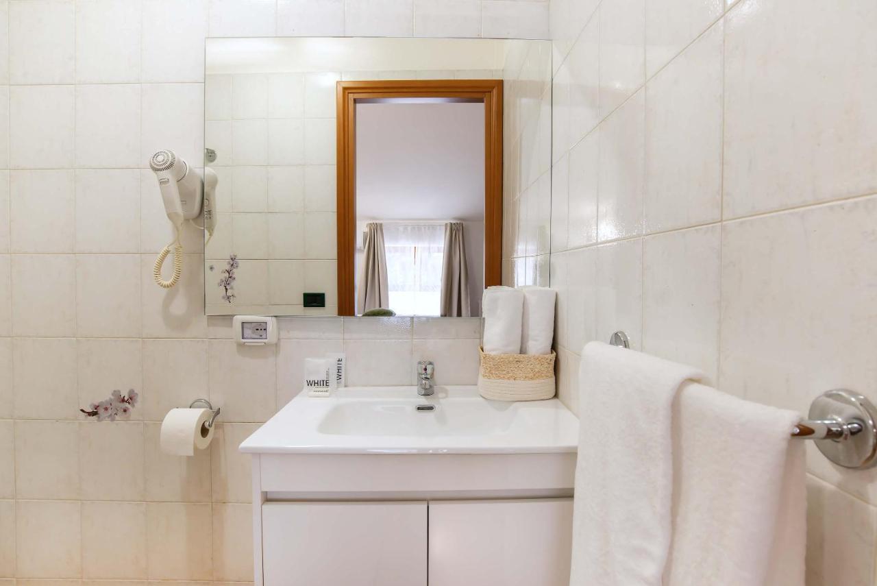 Plaza Rooms Ciampino Bagian luar foto