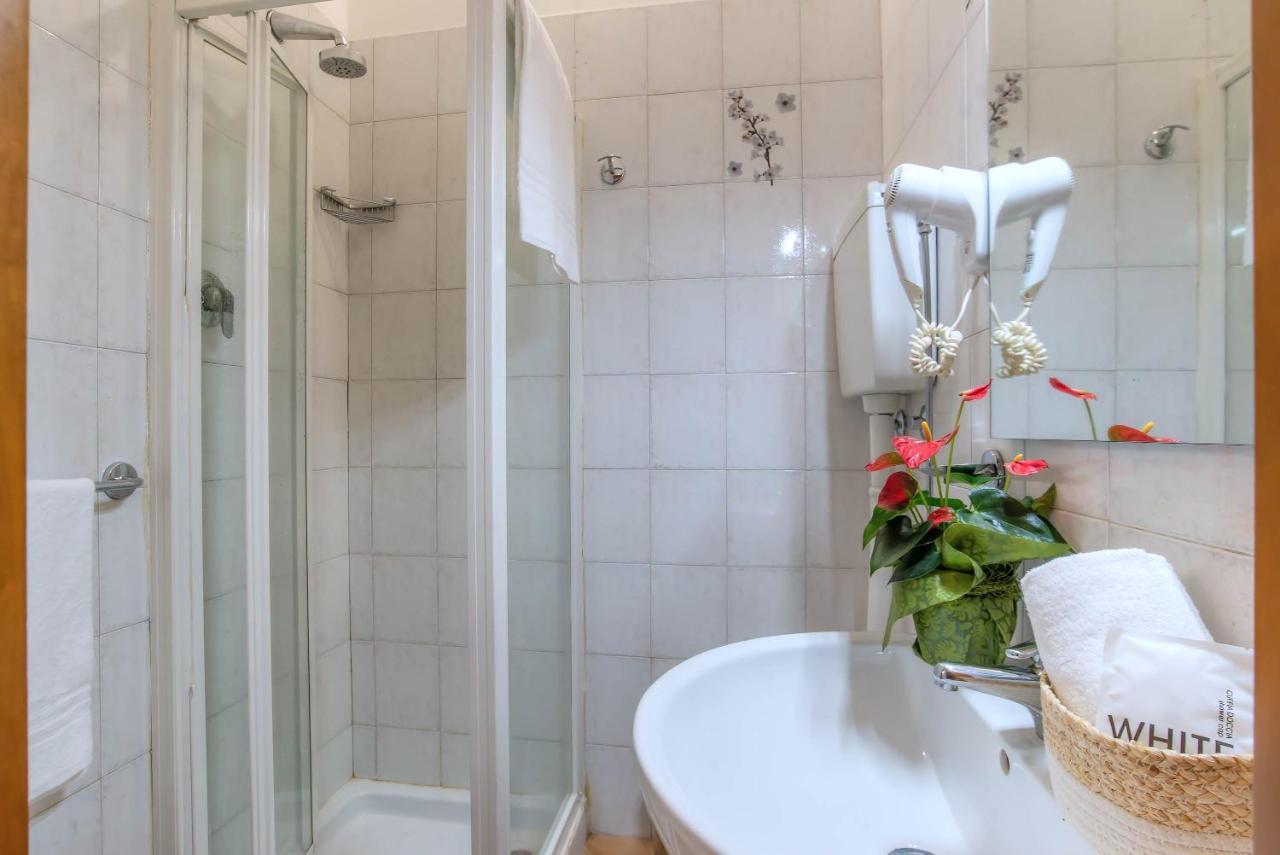 Plaza Rooms Ciampino Bagian luar foto