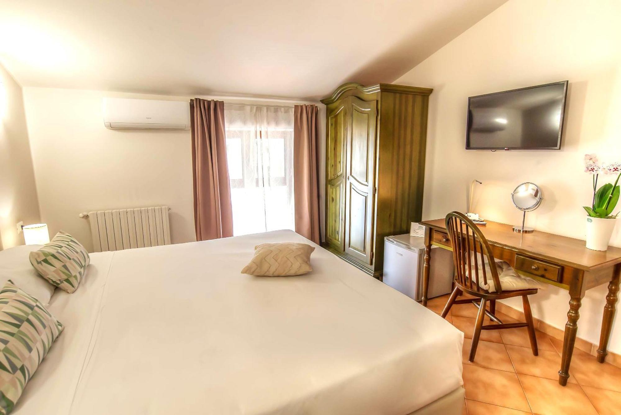Plaza Rooms Ciampino Bagian luar foto