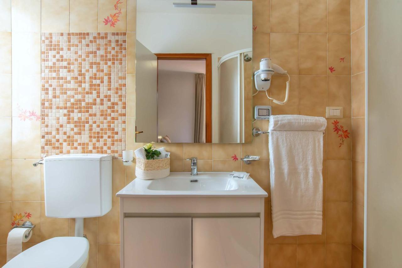 Plaza Rooms Ciampino Bagian luar foto