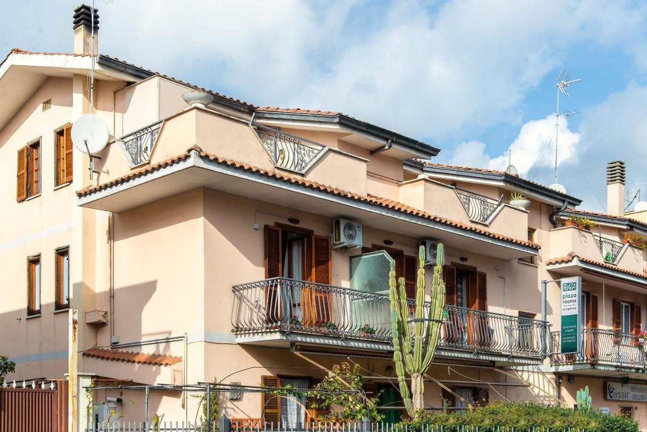 Plaza Rooms Ciampino Bagian luar foto