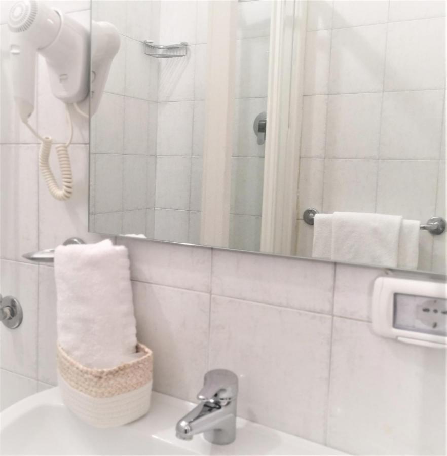 Plaza Rooms Ciampino Bagian luar foto
